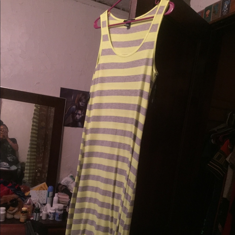 Sleeveless maxi dress